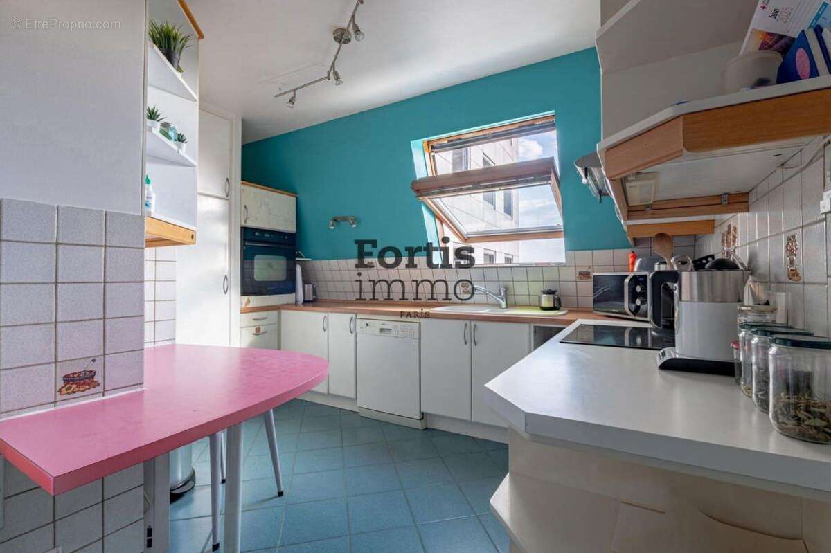 Appartement à CHARENTON-LE-PONT