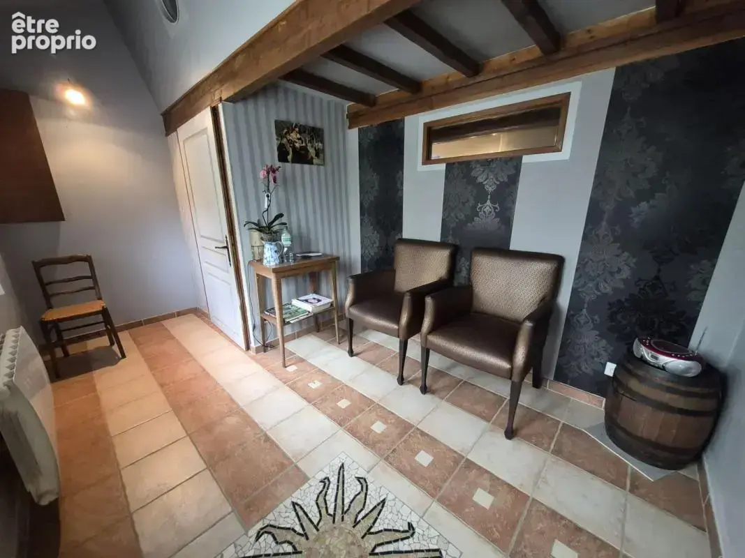Commerce 36 m² à vendre à Neuville-Les-Dames (01400) - photo 4