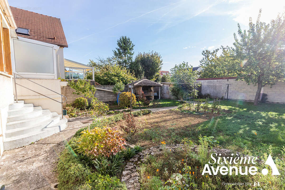 Maison à PARAY-VIEILLE-POSTE
