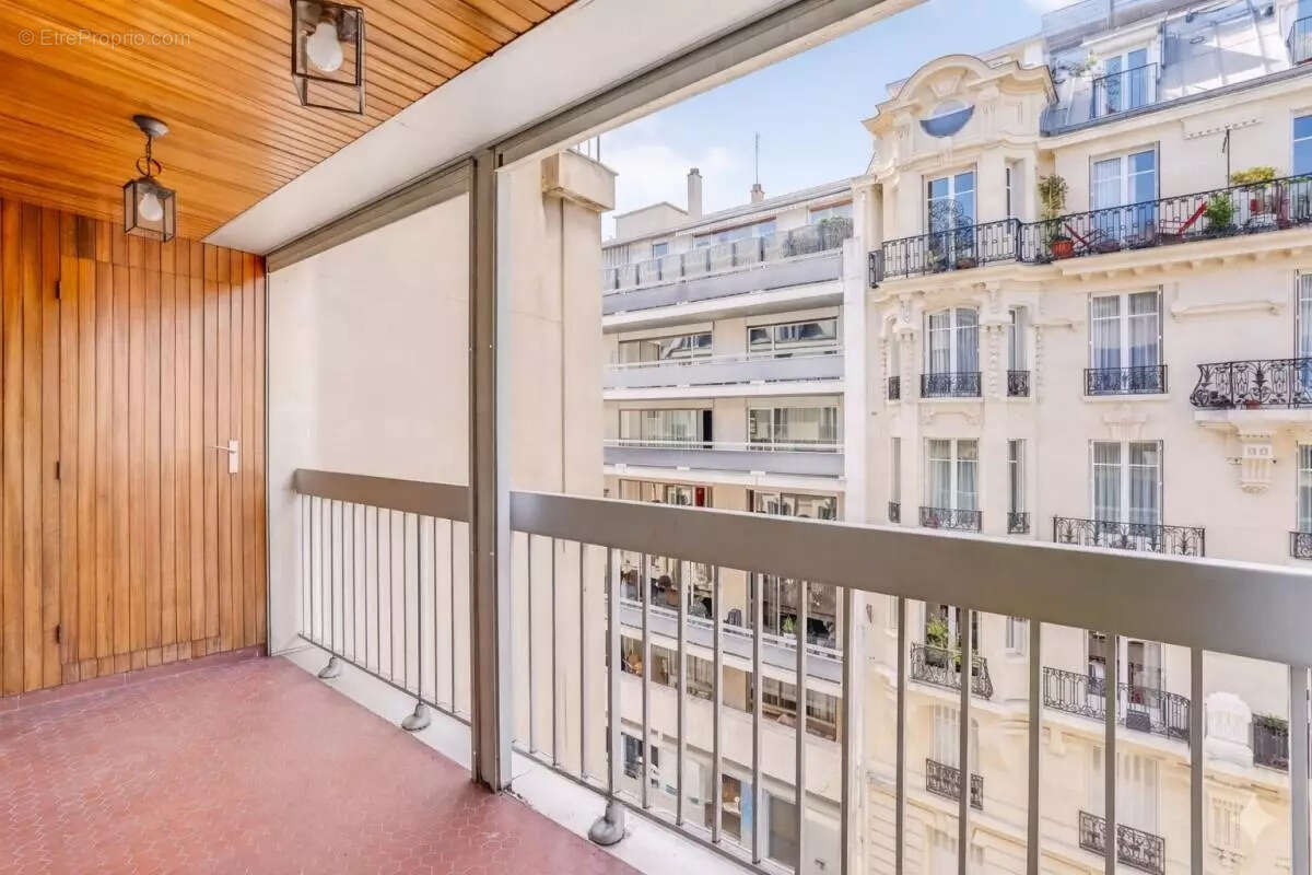 Paris 16ème - Pompe - 48m² + 6m² balcon - photo 3