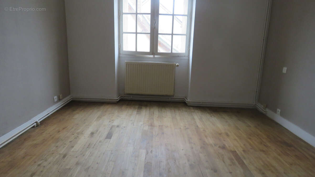 Ensemble immobilier de 2 maisons (en pierres et mitoyennes) avec une grange (en pierres) Secteur SAINT RAPHAEL - photo 10