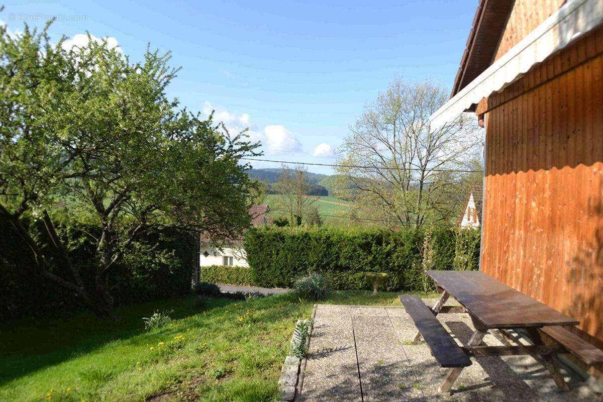 Maison à PONT-DE-ROIDE