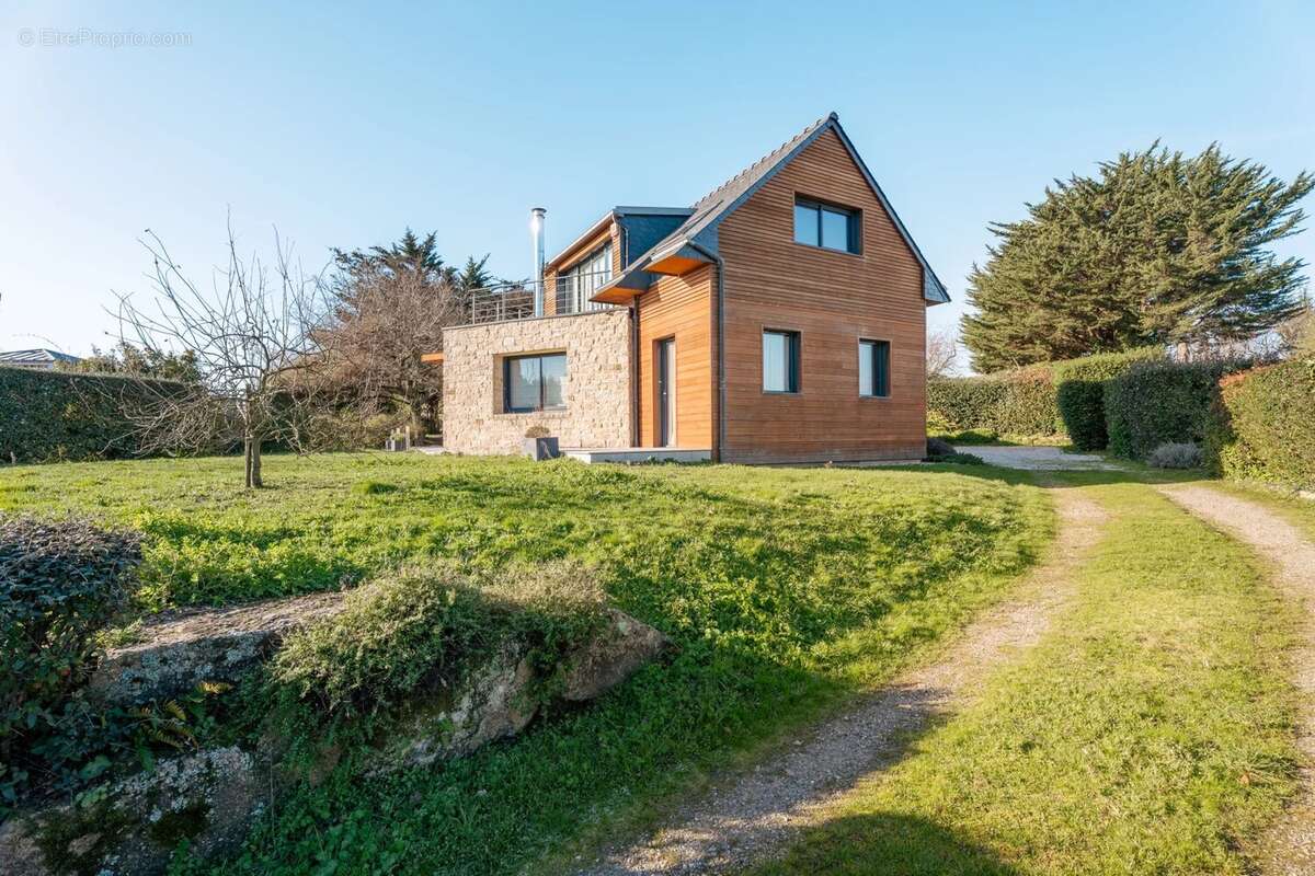 Maison à LARMOR-BADEN