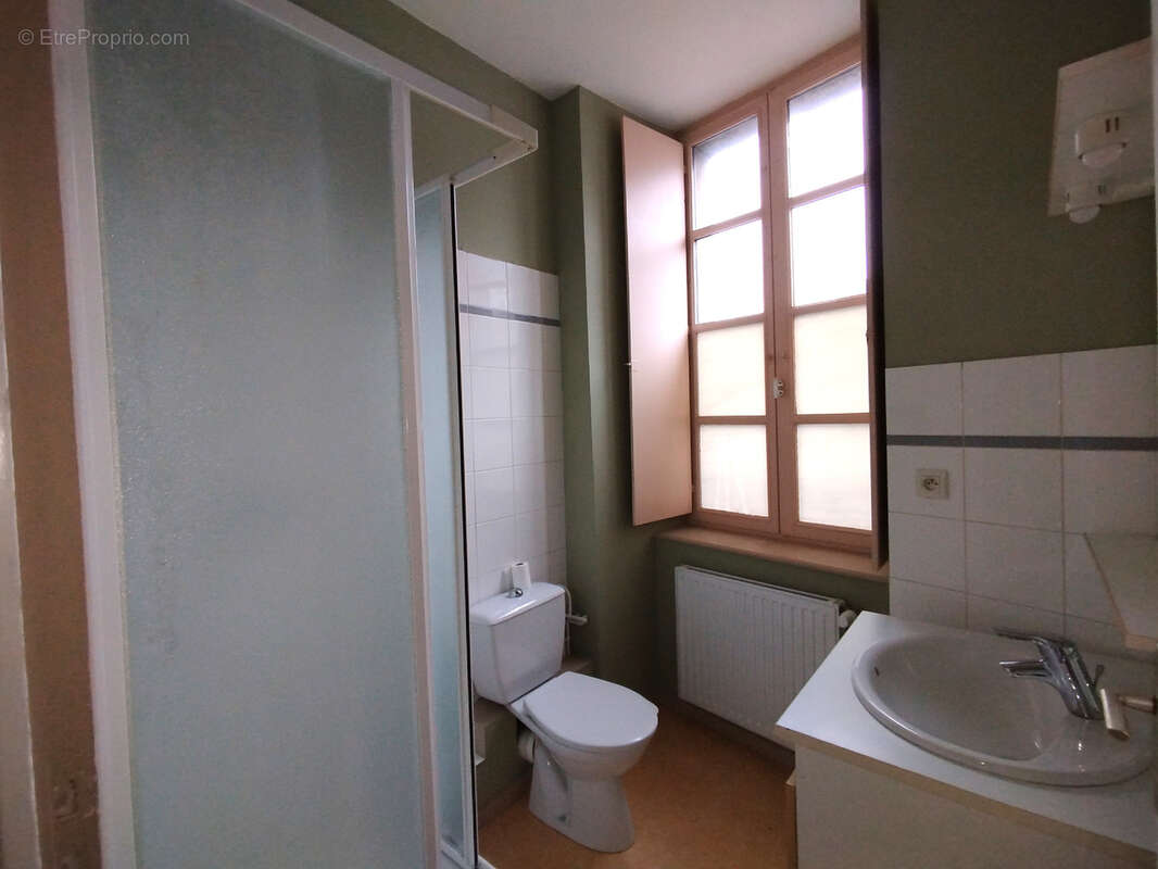 Appartement à FOUGERES