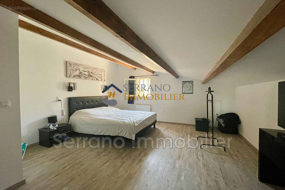 Maison 145 m² à Eyragues  - photo 5