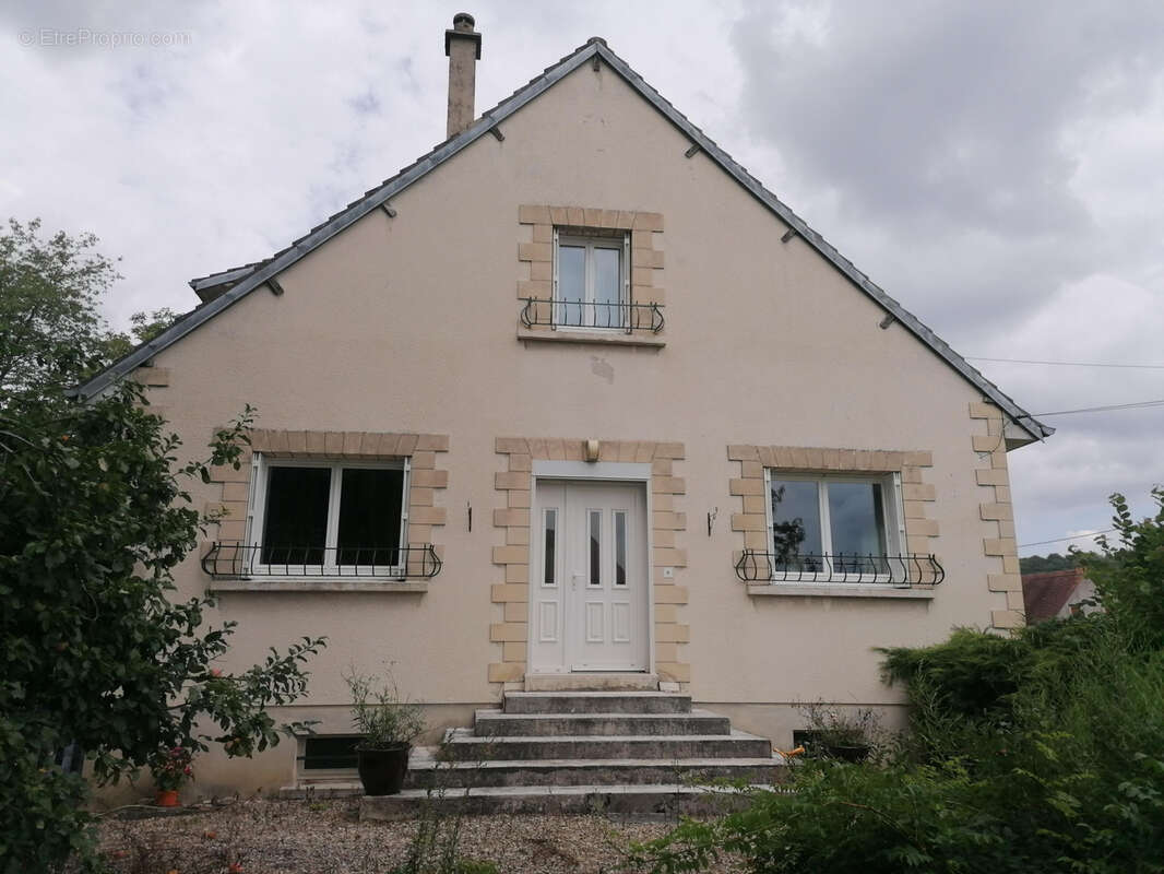Maison à VIC-SUR-AISNE