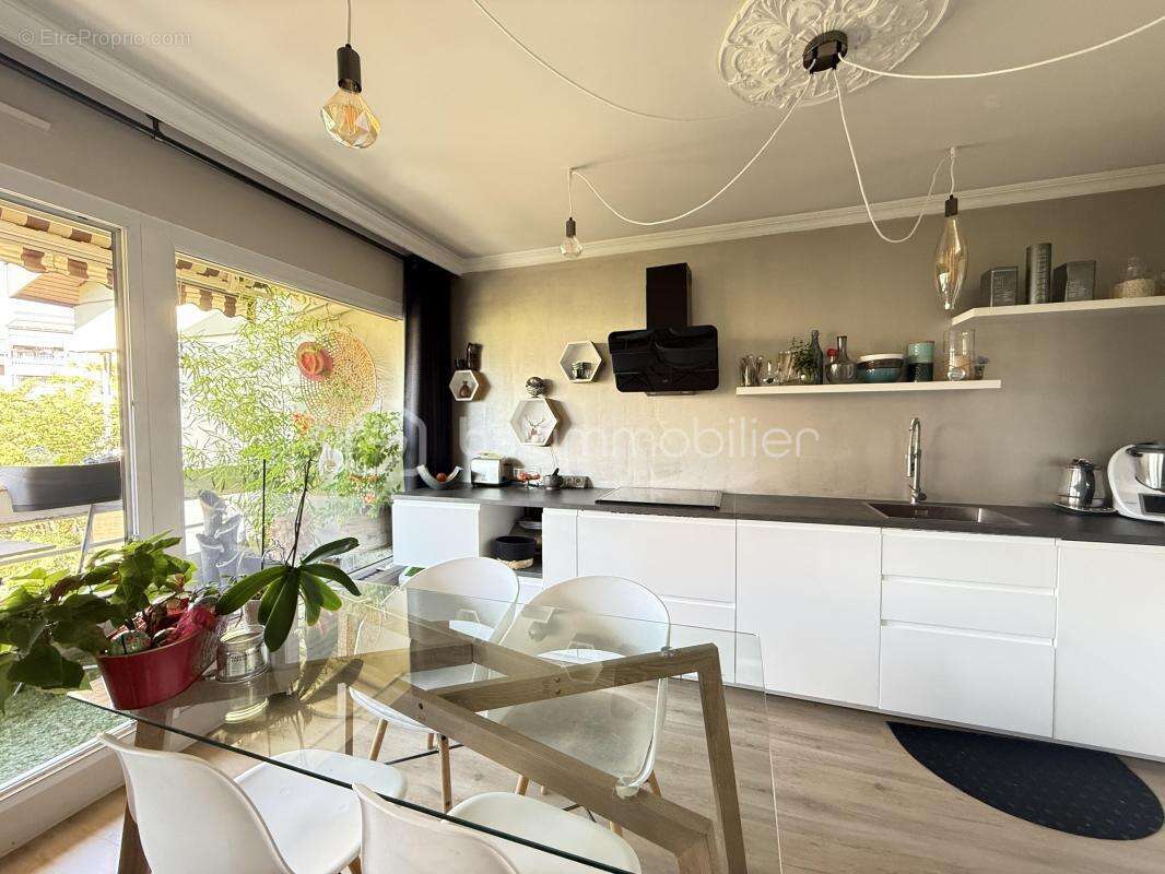 Appartement 4 pièces avec balcon, cave et parking sécurisé - Seynod - photo 6