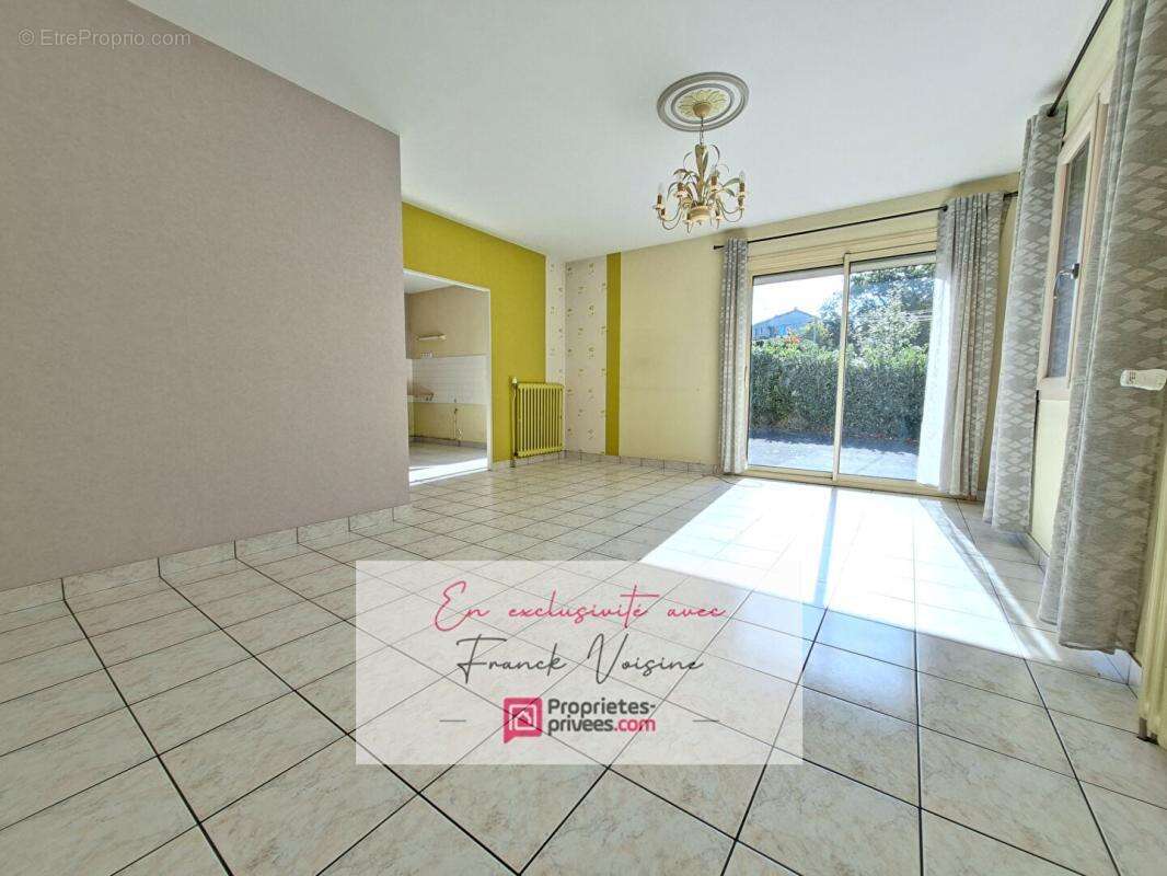 Maison à SAINT-MICHEL-MONT-MERCURE