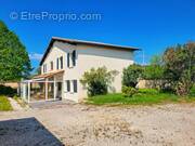 Maison à CHANOS-CURSON