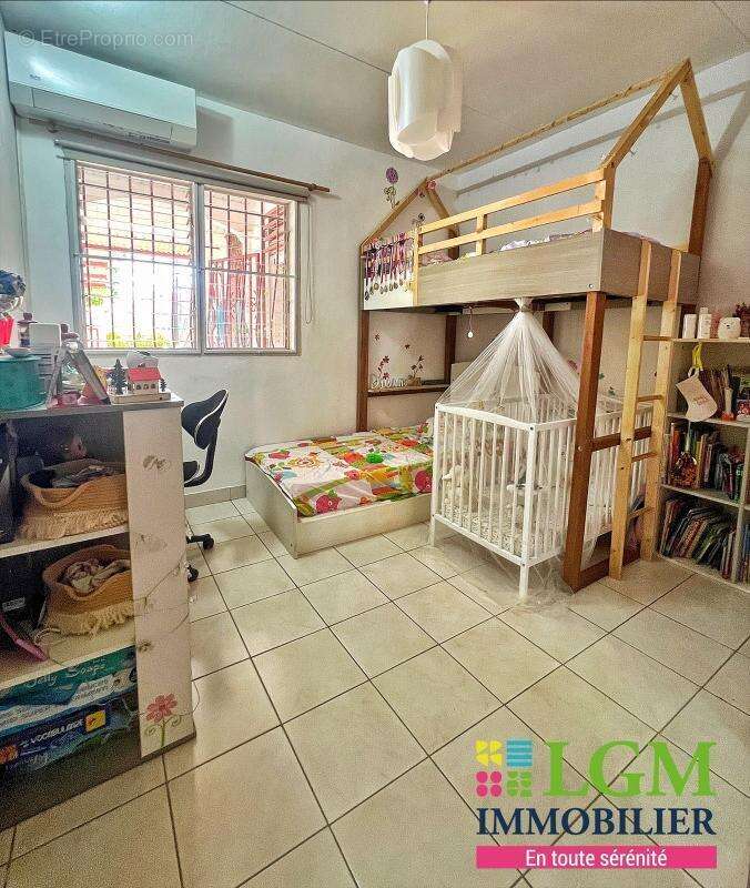 Maison à REMIRE-MONTJOLY