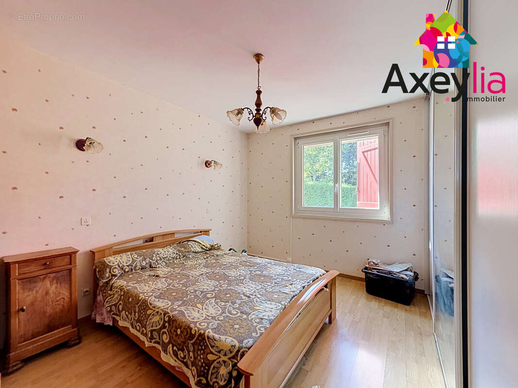 A vendre - saint-haon-le-vieux - maison familiale avec 5 chambres, sous-sol, terrain et belle vue - photo 11