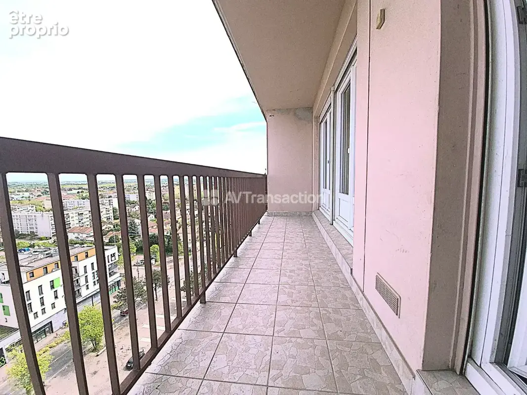 Appartement 82 m² à Bron  - photo 5