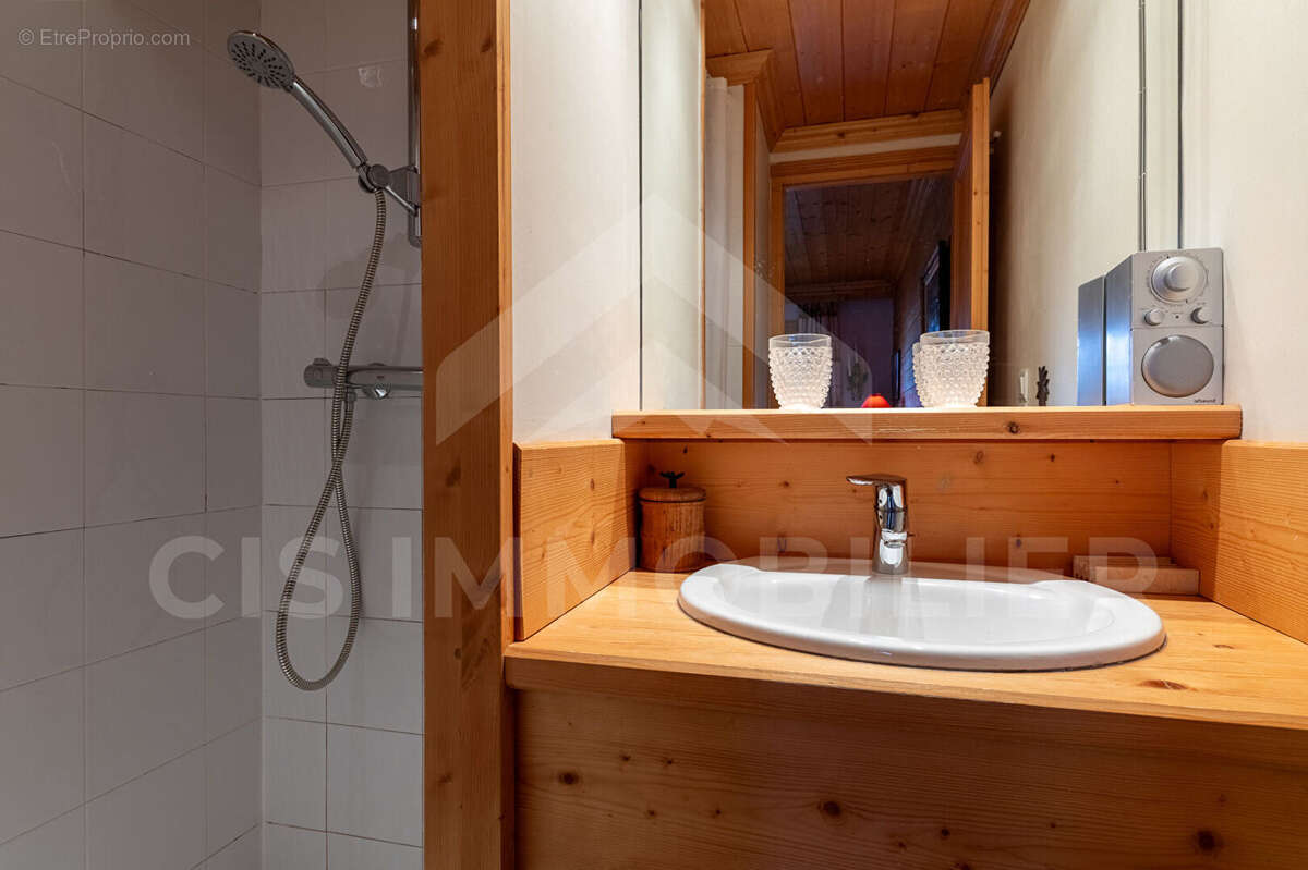 Appartement à LES ALLUES