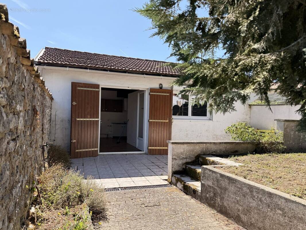 Maison à COZES