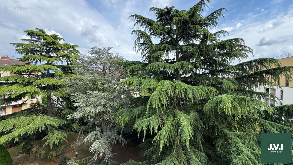 Appartement à ENGHIEN-LES-BAINS