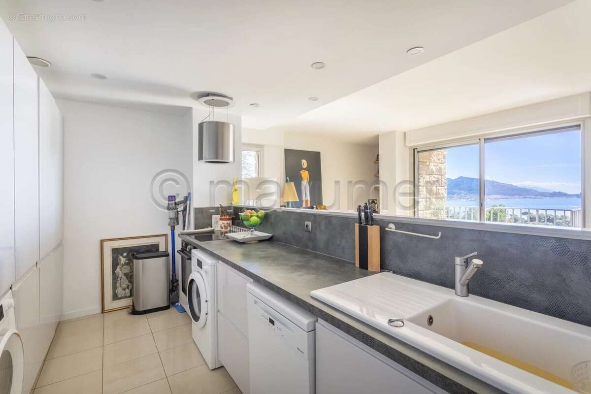 Appartement à MARSEILLE-7E