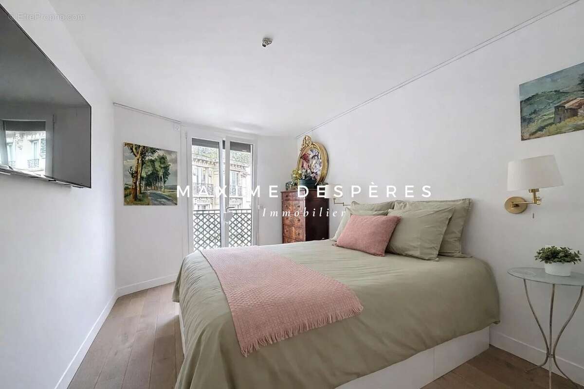 Appartement à NEUILLY-SUR-SEINE