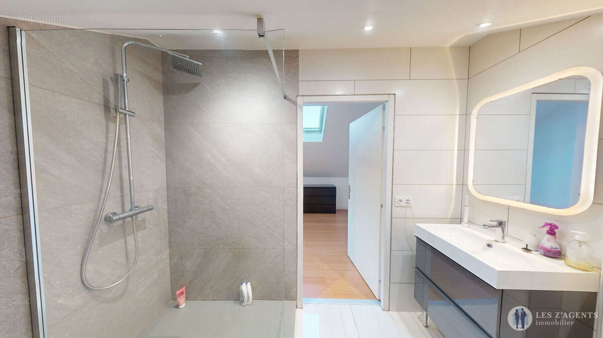 Maison à SAINT-MARTIN-D&#039;HERES