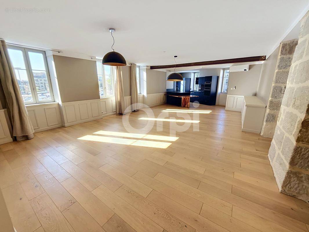 Appartement à BRIVE-LA-GAILLARDE