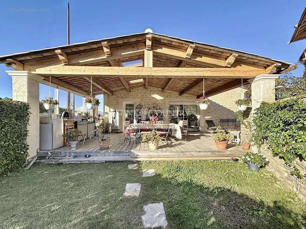 Maison à LES ADRETS-DE-L&#039;ESTEREL