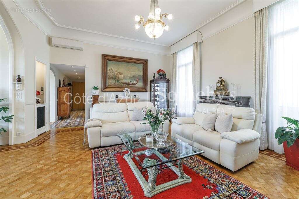 Appartement bourgeois dernier étage avec 5 chambres Nice Carabacel - photo 20