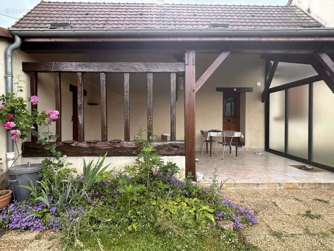 Maison à SACIERGES-SAINT-MARTIN