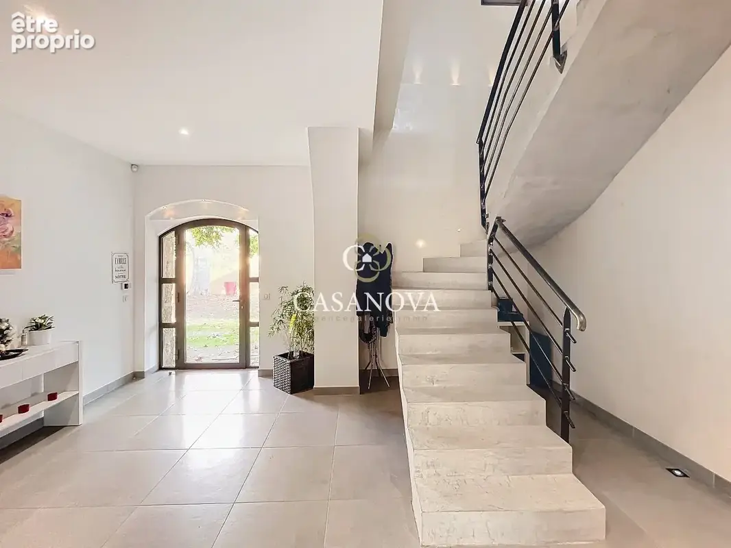 Maison de charme rénovée esprit loft avec piscine et volumes généreux  Pézenas - photo 4