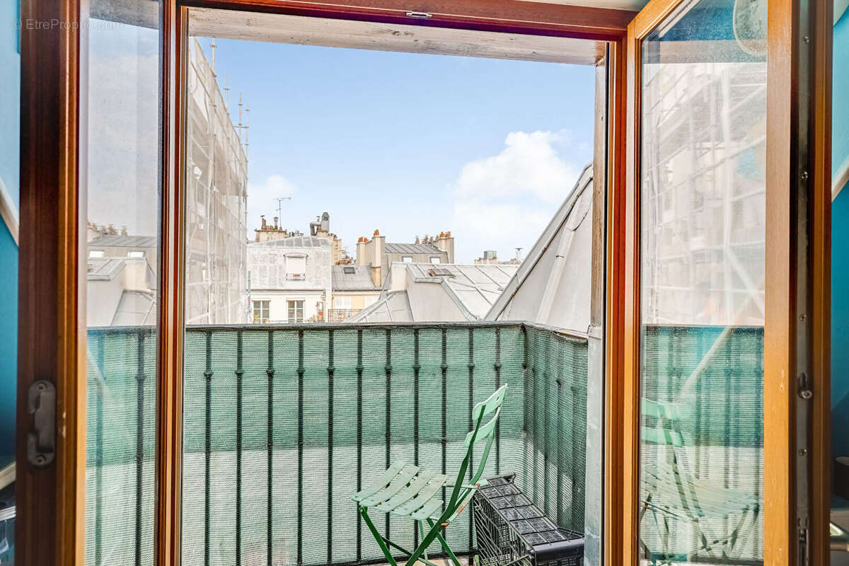 Appartement Paris 1 pièce(s) 16 m2 - photo 2