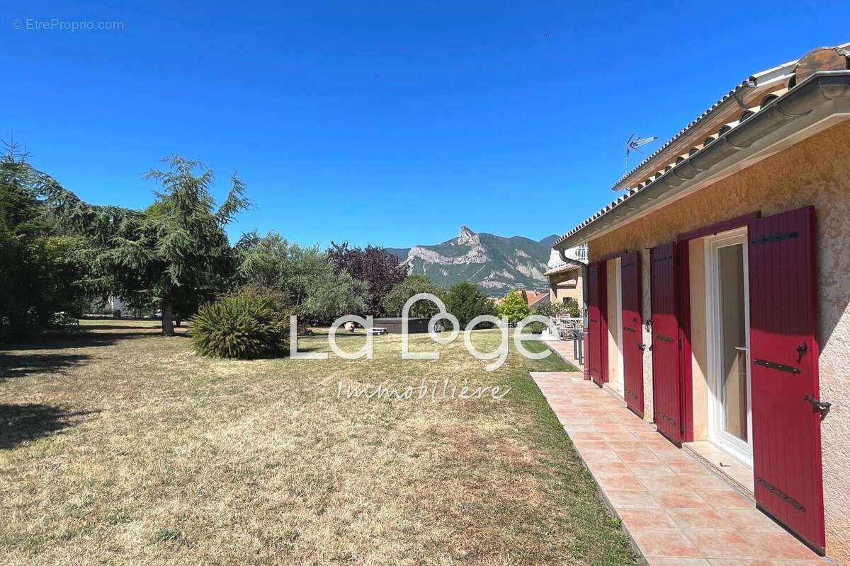 Maison 208 m² à Curbans  - photo 2