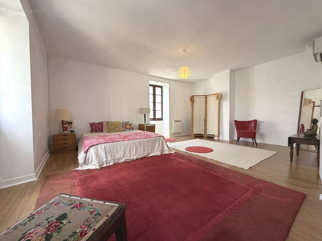 Maison à MORTAGNE-SUR-GIRONDE
