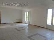 Maison à SAINT-GENIS-DE-SAINTONGE