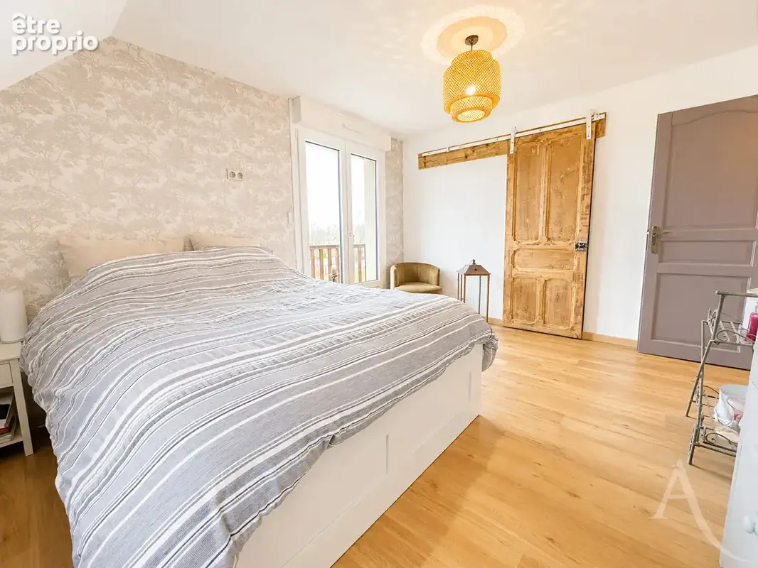 Maison d'exception 215 m² au sol - 4 chambres, dont une suite parentale avec balcon et piscine sur 1 200 m²215 m2 au sol - photo 8