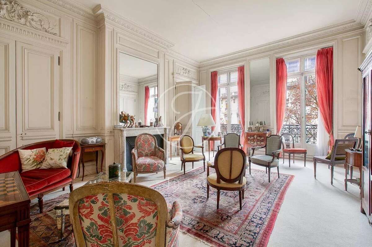 Appartement à PARIS-16E