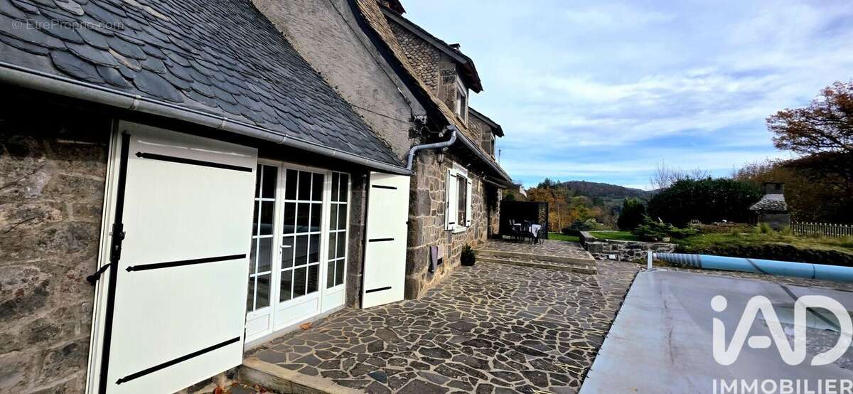 Photo 2 - Maison à LAROQUEVIEILLE