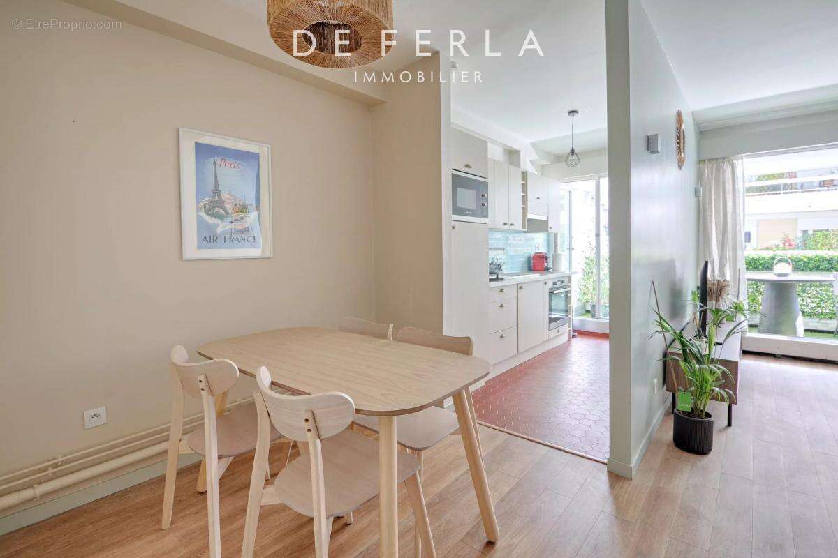 Appartement à PARIS-7E