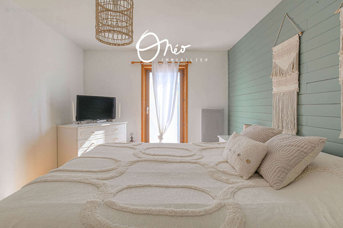 Maison à SAINT-PIERRE-DE-CHANDIEU