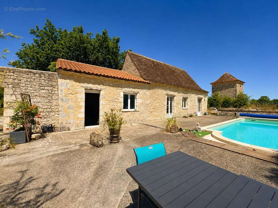 Propriété de caractère en pierres – Domaine équestre sur près de 6 hectares - photo 5