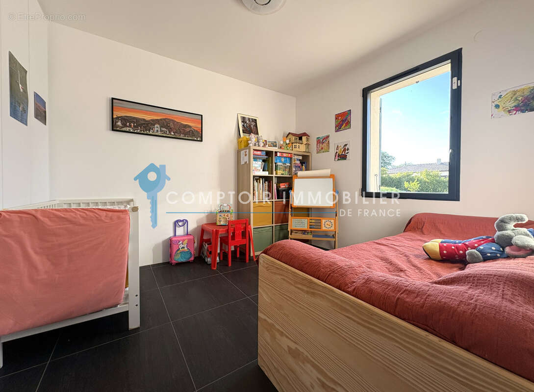 DEPT-30-A VENDRE-MEYNES Bel ensemble immobilier composé de deux villa de plain pied sur 1300m2 de terrain - photo 17