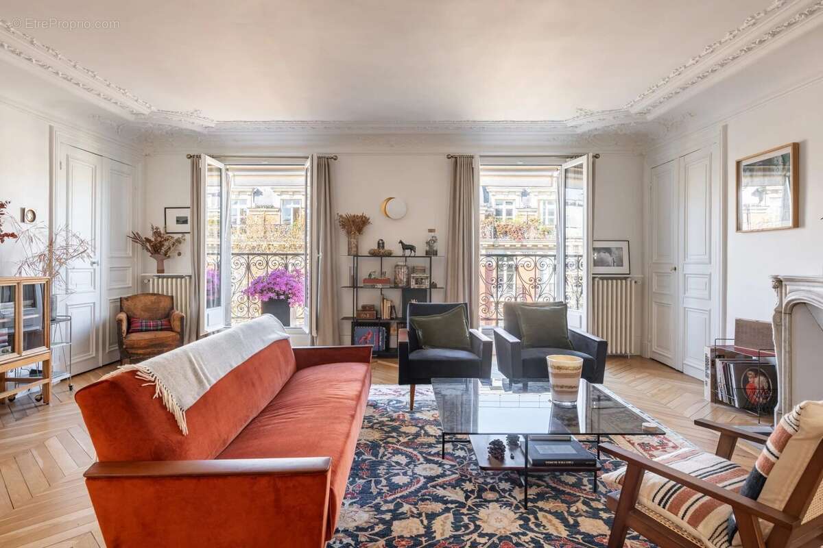 Appartement à PARIS-7E
