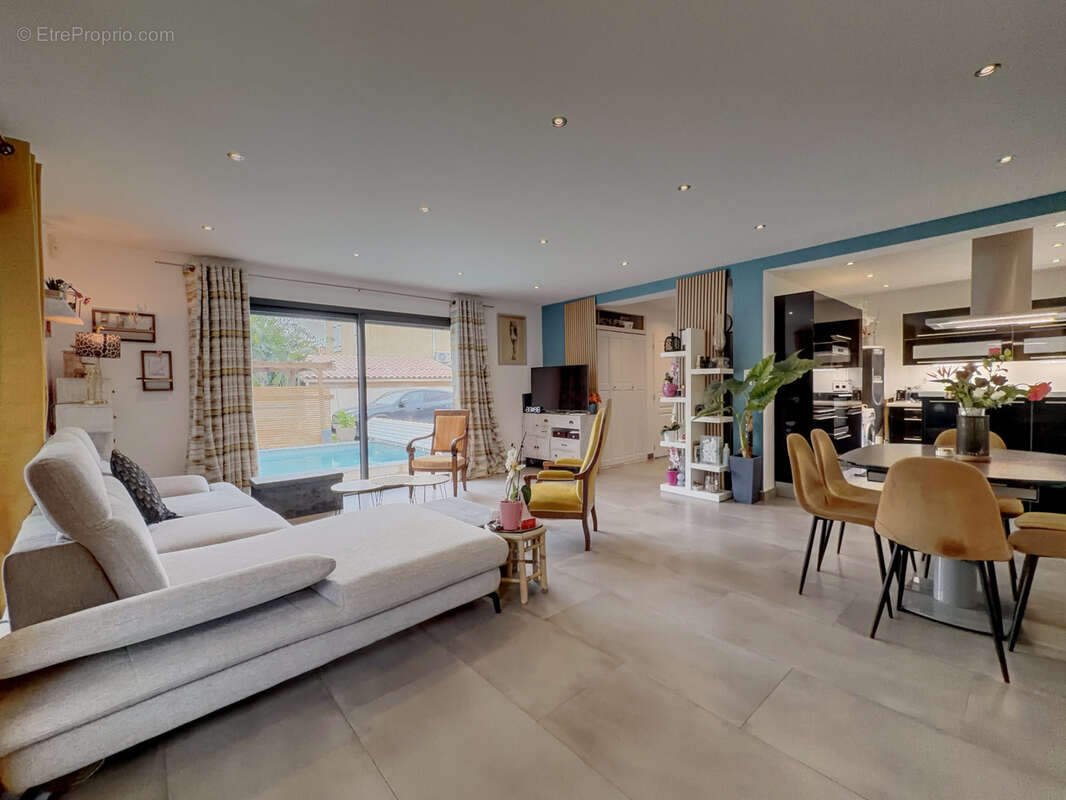 Maison à SIX-FOURS-LES-PLAGES