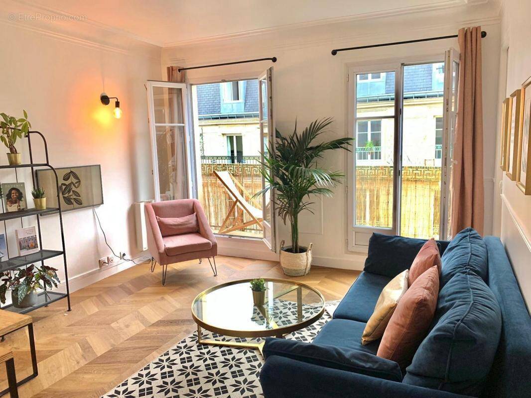 Appartement à PARIS-18E