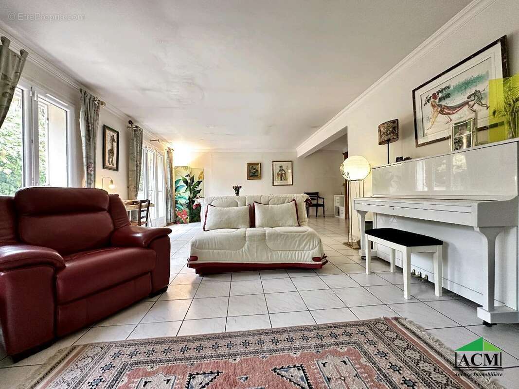 Maison à MERY-SUR-OISE