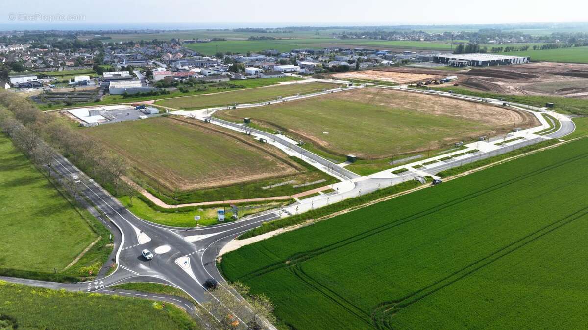 Terrain à DOUVRES-LA-DELIVRANDE