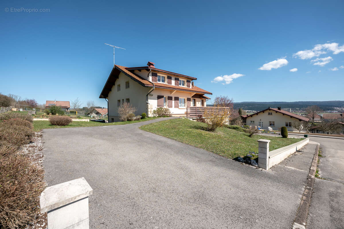 Maison à VUILLECIN