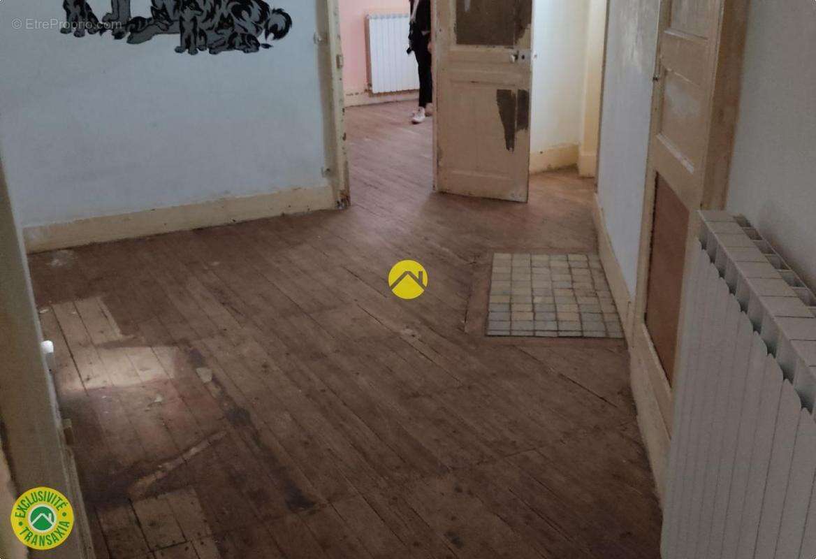 Appartement à BOURBON-L&#039;ARCHAMBAULT