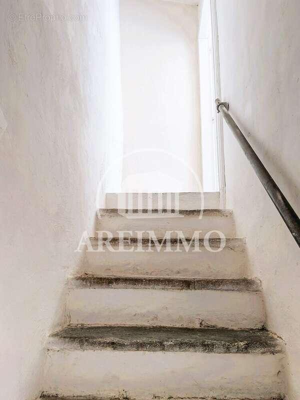 Appartement 48 m² à Saint-Martin-De-Londres  - photo 6