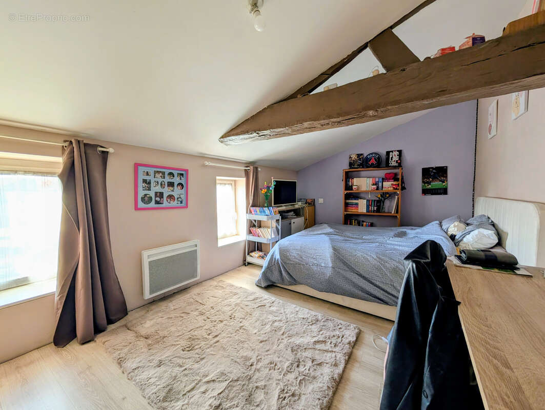 Maison à LES HERBIERS