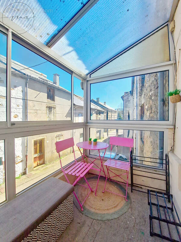 Maison à MURAT-SUR-VEBRE