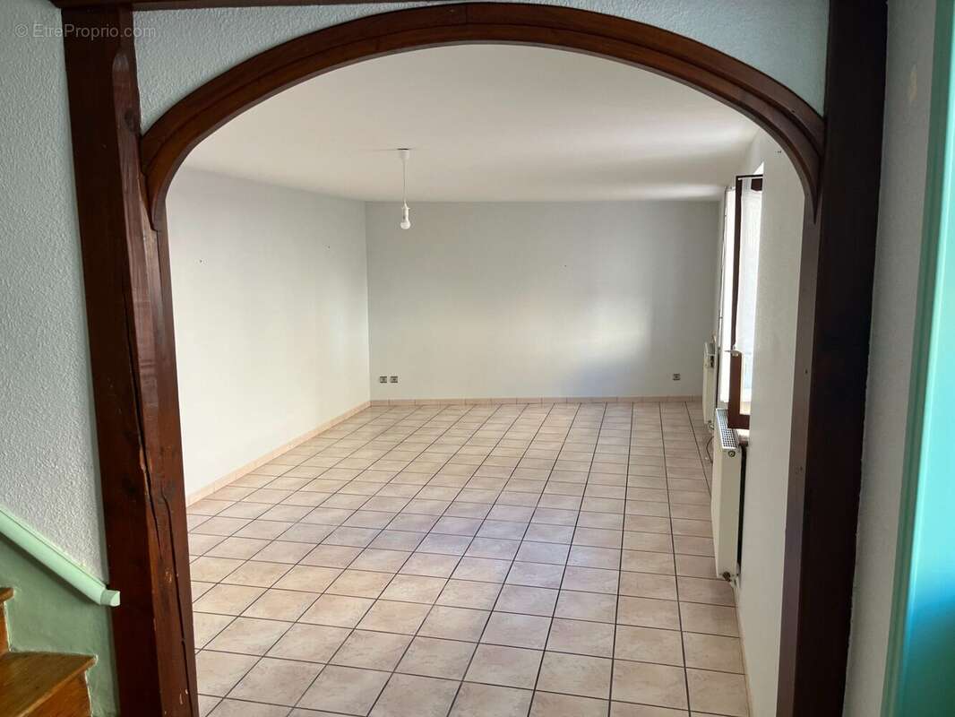 Maison à COURS-LA-VILLE