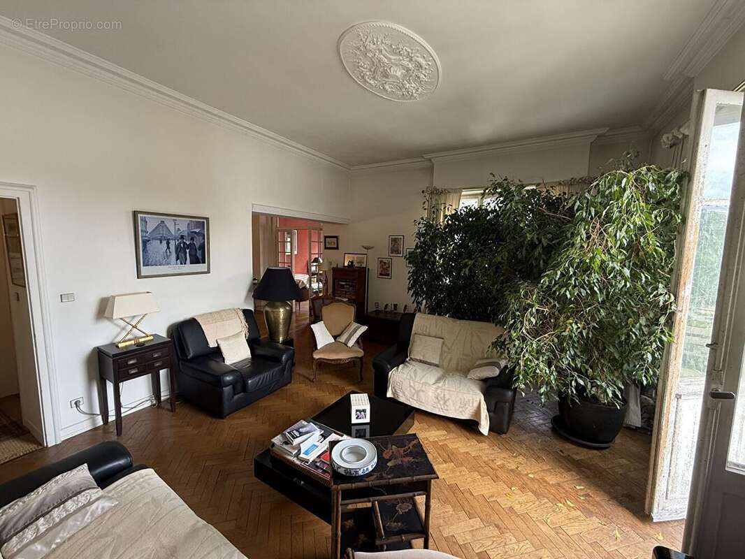 Appartement D'exception 250m² Quartier Tribunal - photo 9